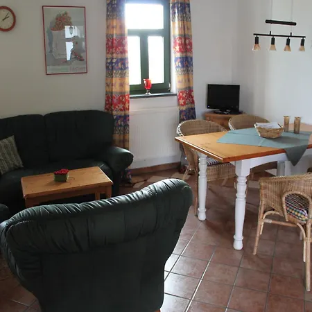 公寓 In Dargun Mit Pool Und Streichelzoo, Cleaning Included *
